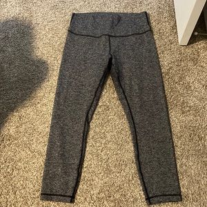 Lululemon cropped yoga pants
